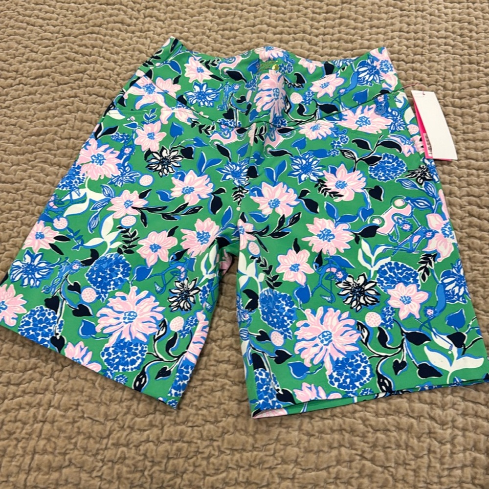 LILLY PULITZER NWT SIZE 10 SHORTS PET/SMOKE FREE HOME PLEASE READ DESCRIPTION